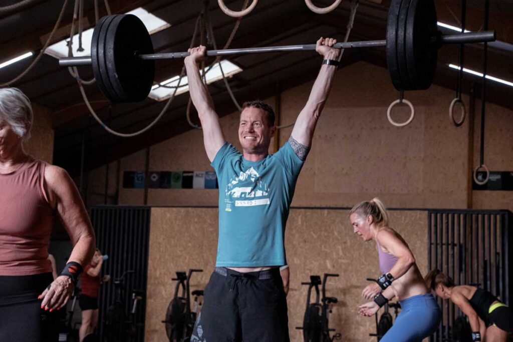Master jouw weightlifting skills.

Bij onze gewichtheffen lessen krijg je professionele begeleiding van onze ervaren coach om je te helpen je techniek te verbeteren en je kracht te vergroten.
